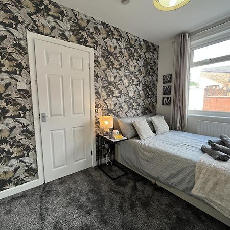 Modernised Central Wigan Townhouse Sleeps Up To 6 Dış mekan fotoğraf