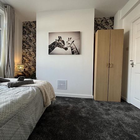 Modernised Central Wigan Townhouse Sleeps Up To 6 Dış mekan fotoğraf